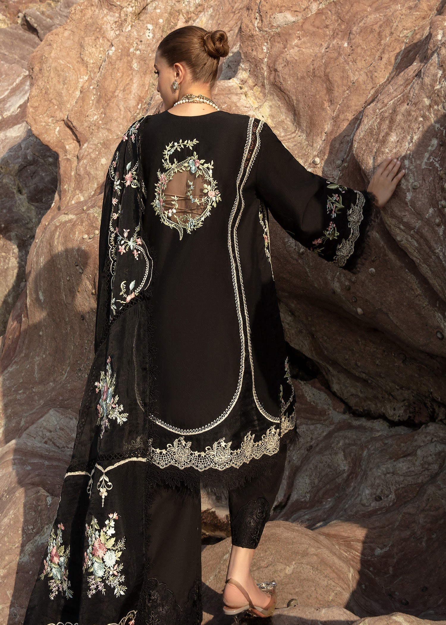 Saira Shakira By Crimson Lawn'24 D#1A