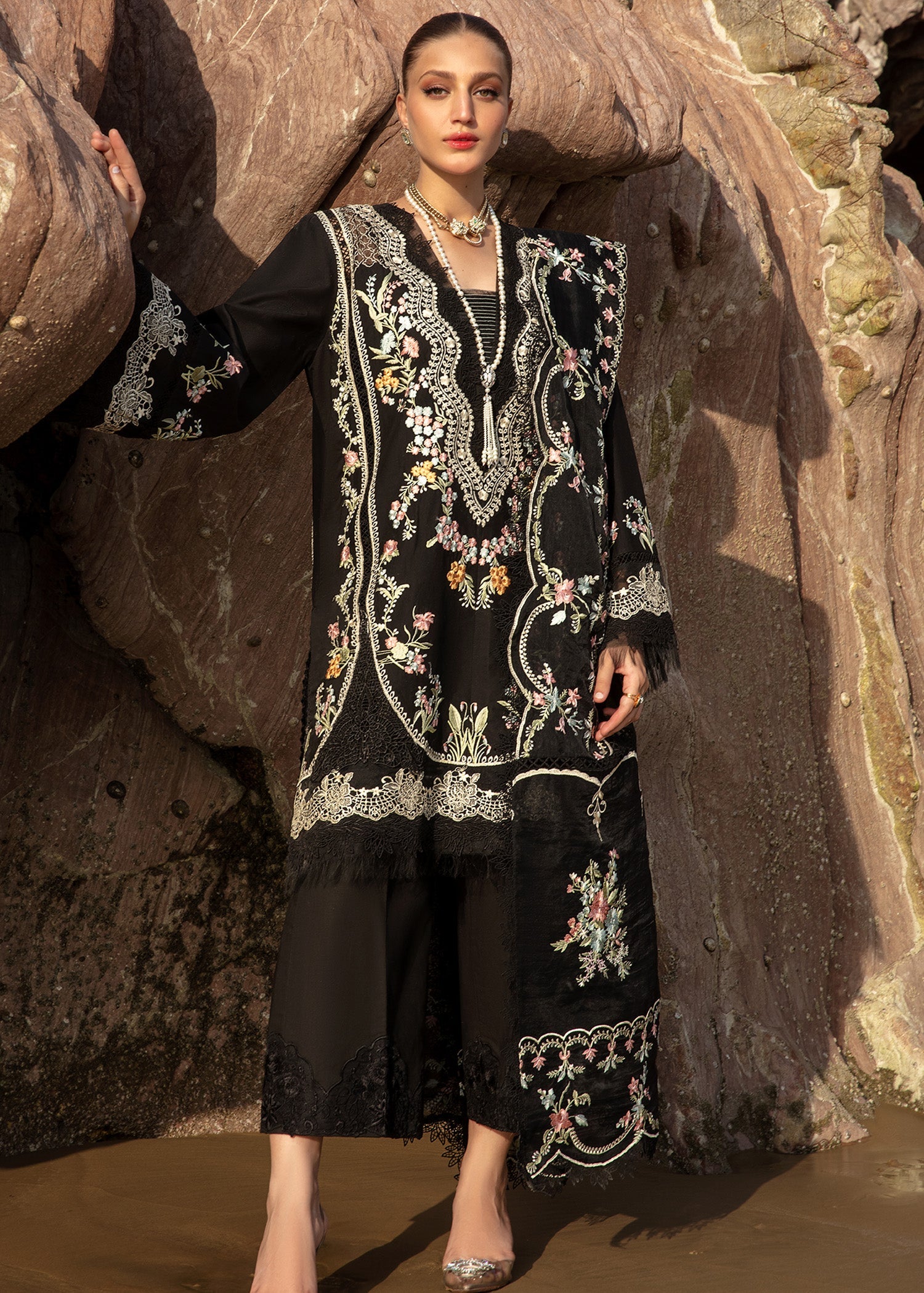 Saira Shakira By Crimson Lawn'24 D#1A