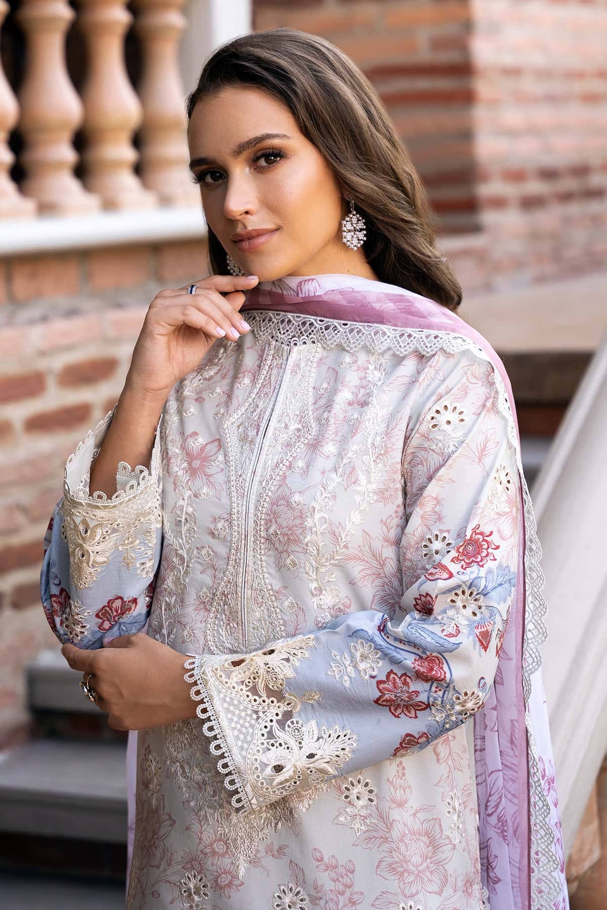 Afrozeh D/The Holiday Lawn'25 AL#02-B