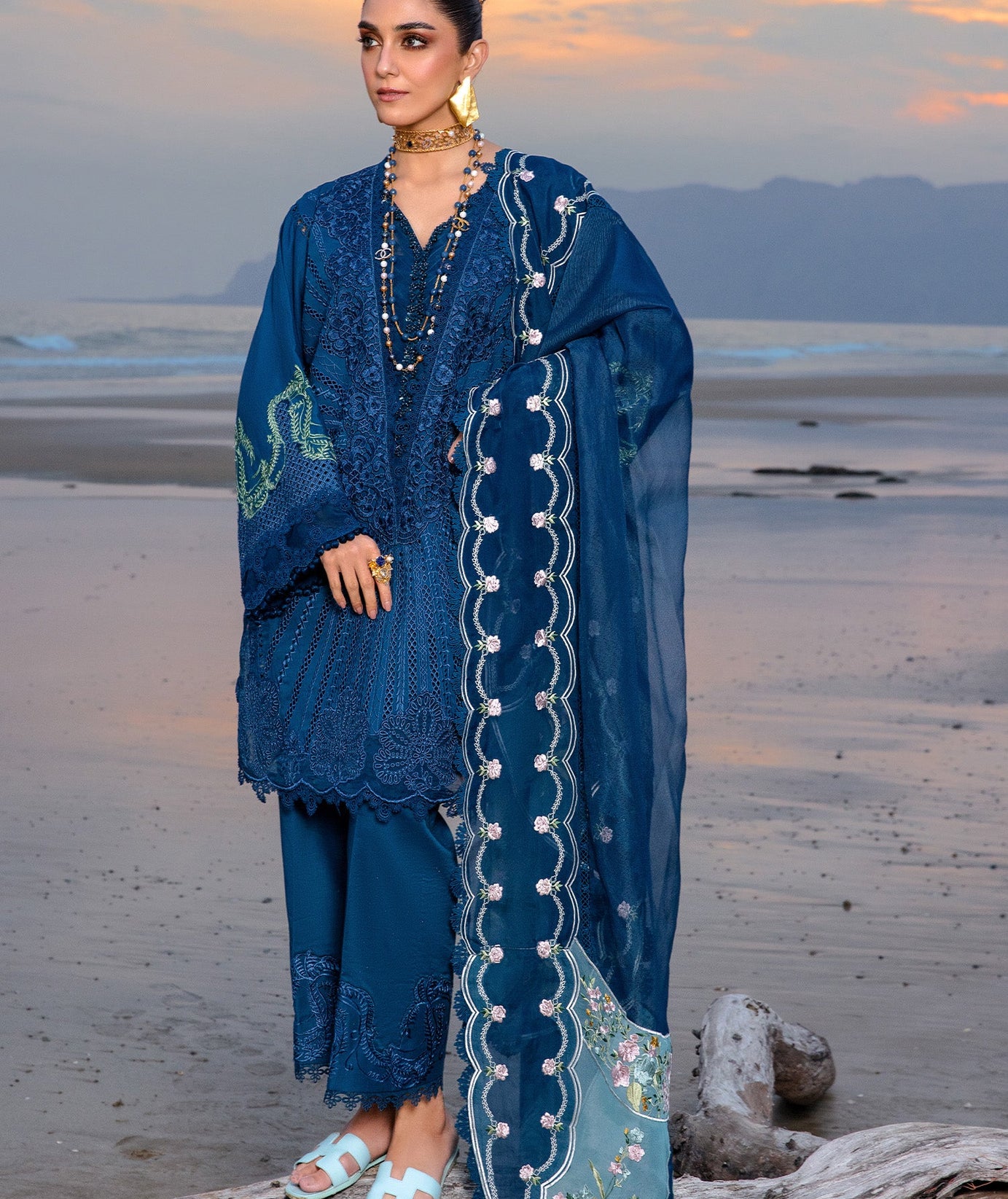 Saira Shakira By Crimson Lawn'24 D#2B