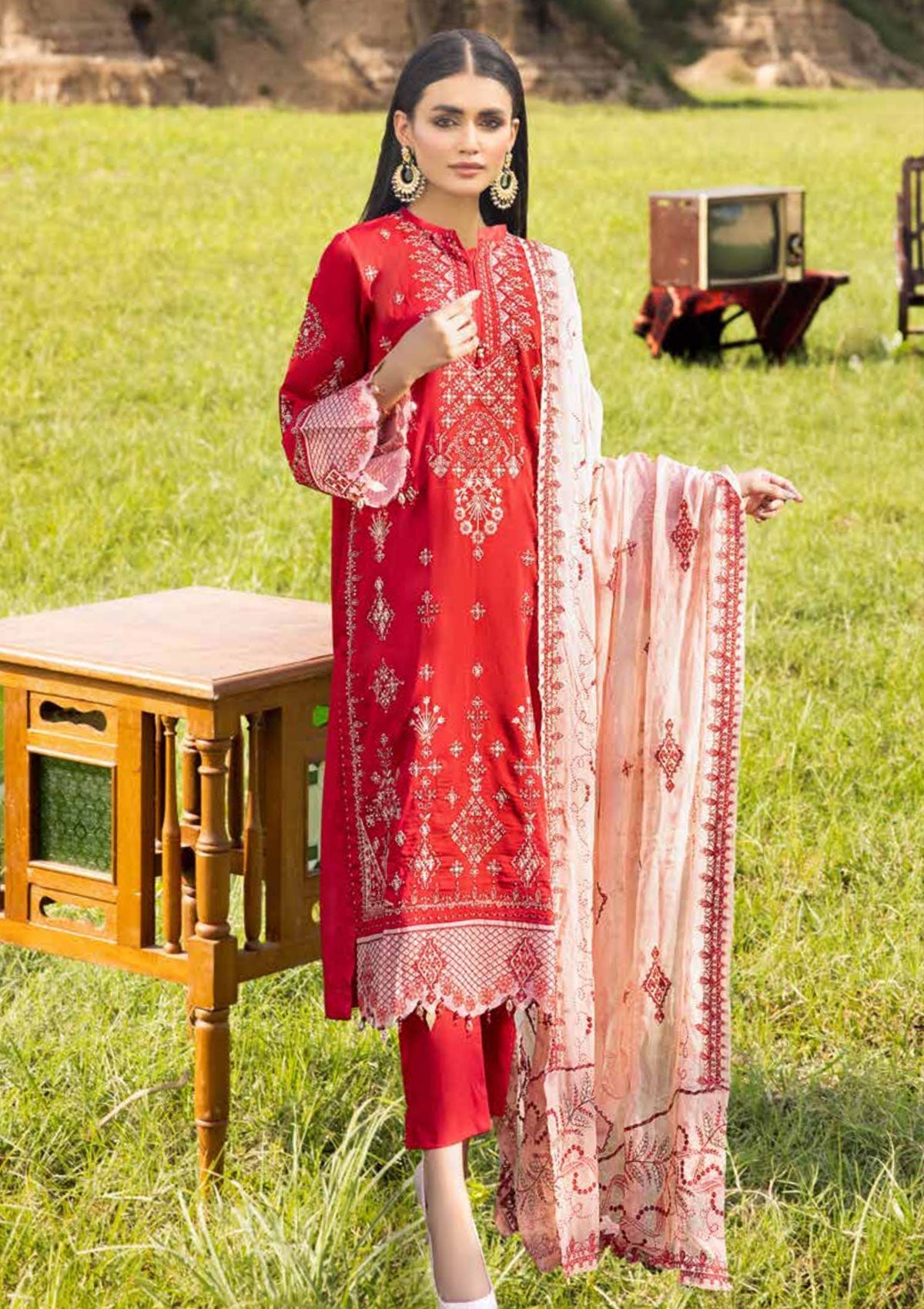 Muscari Emb Cotton Satin`22 D#105