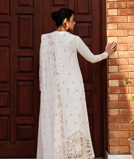 Emaan Adeel Mirabelle Lawn`26 (SERAPH)