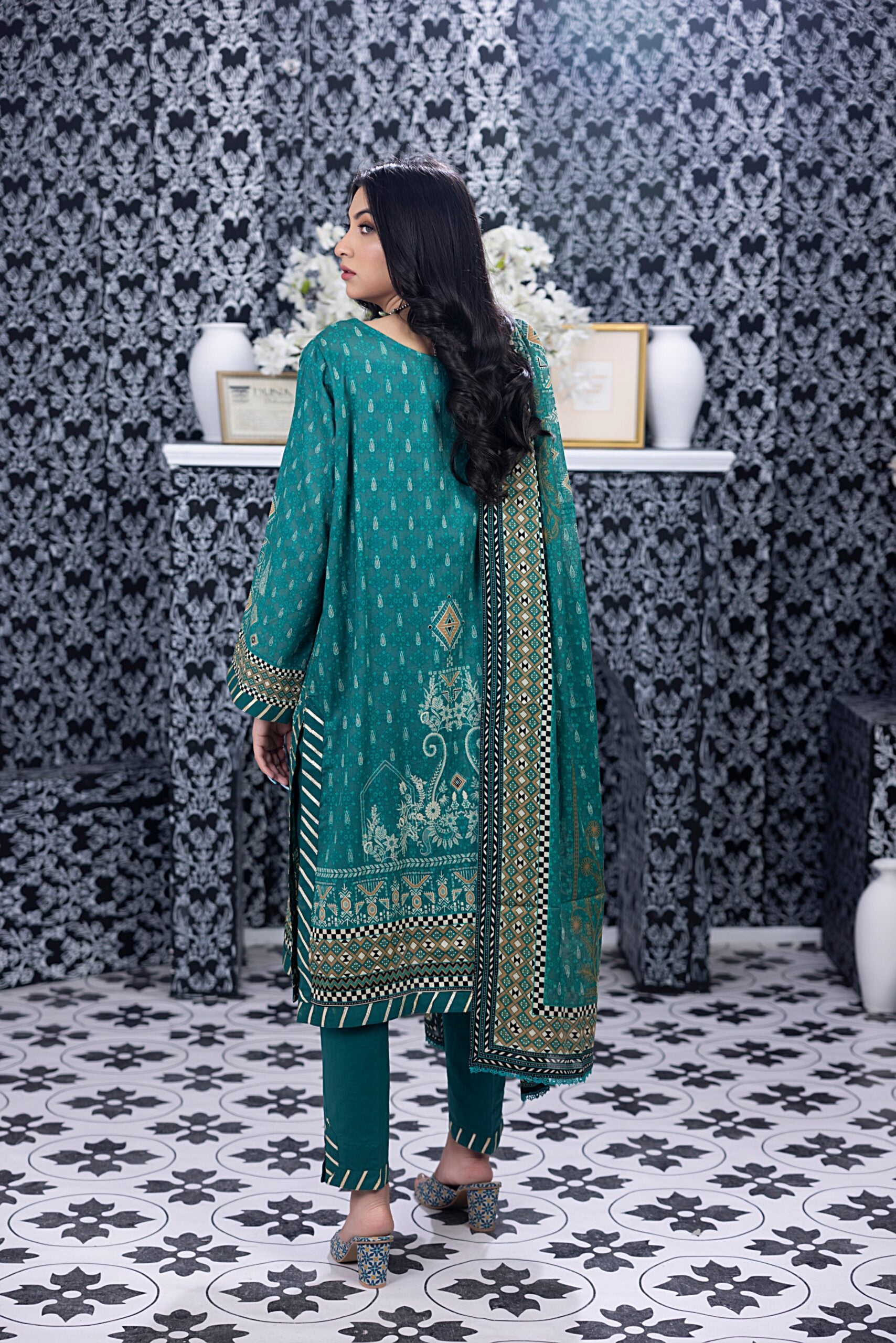 Regalia Salina Lawn`24 (Vol-3) D#06
