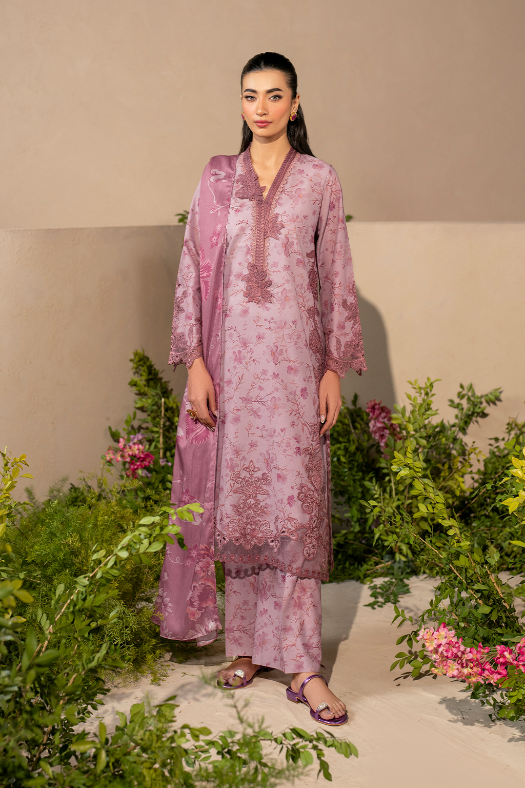 Iznik Festive Lawn Eid Edit'25 D#04