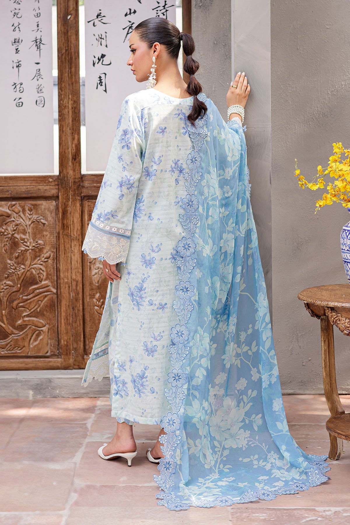 RA Nureh Bloom Emb Lawn`26 D#09