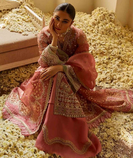 Suffuse Freeshia Festive Collection'22 ZAREEN