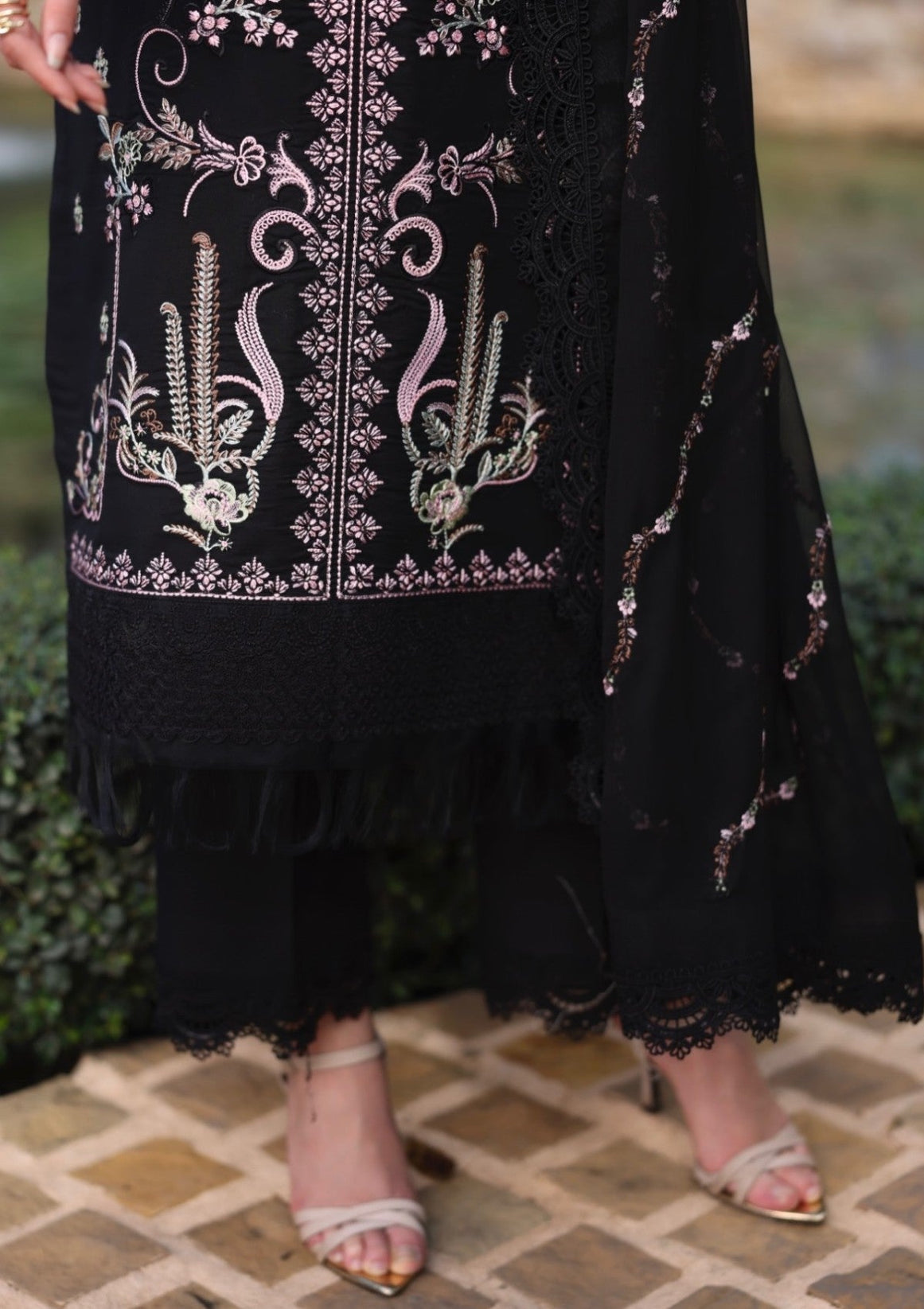 Ayleen Luxe Blossom`26 (ZARA)