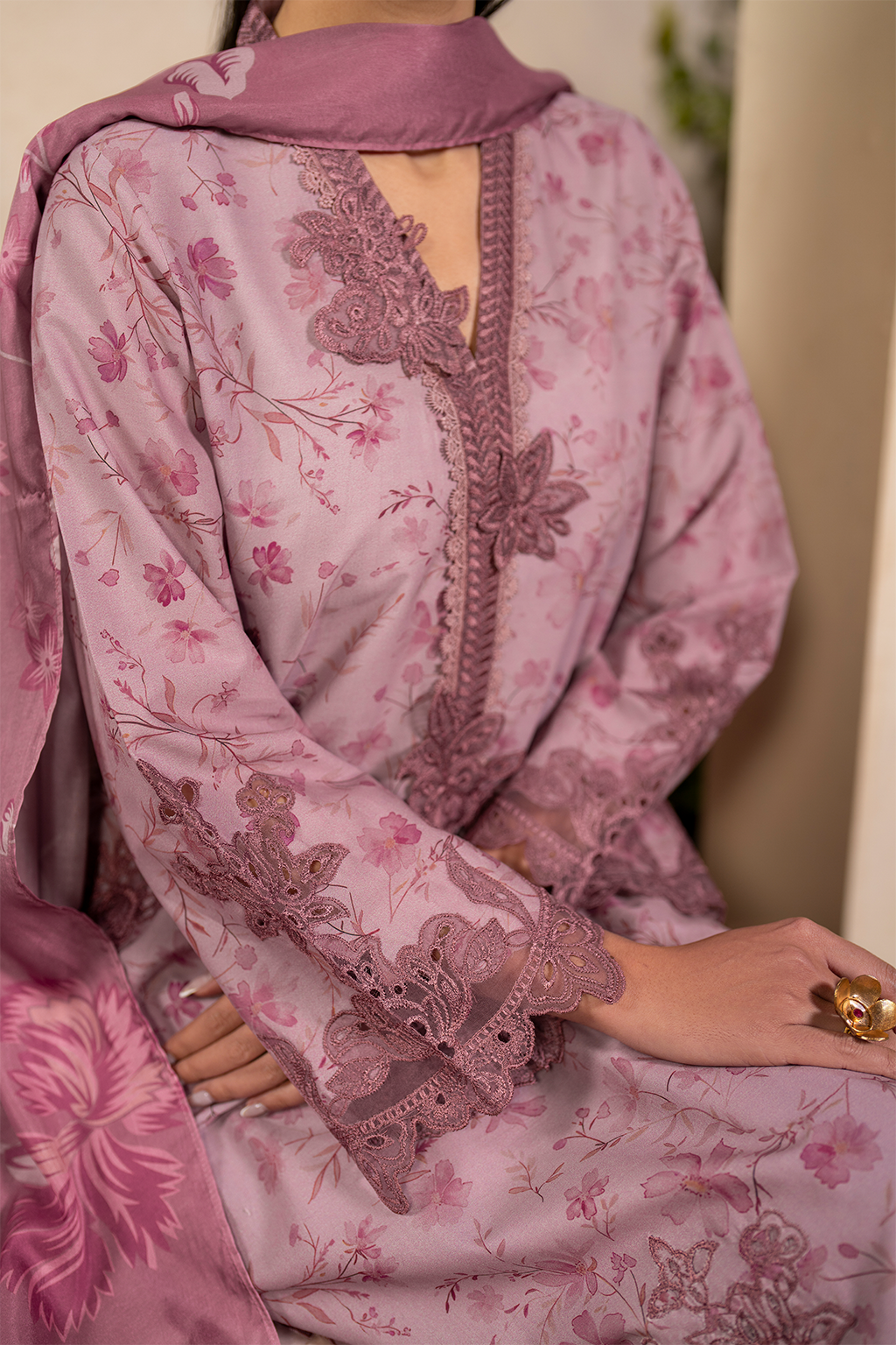 Iznik Festive Lawn Eid Edit'25 D#04