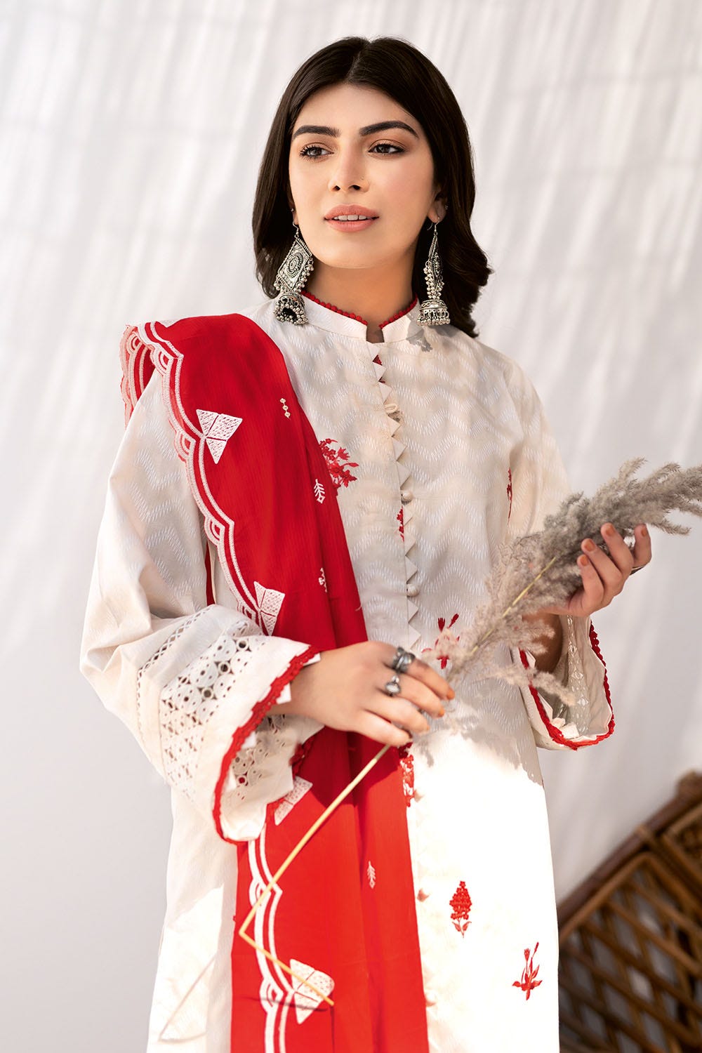 Gul Ahmed Emb Lawn'21 CL-1063