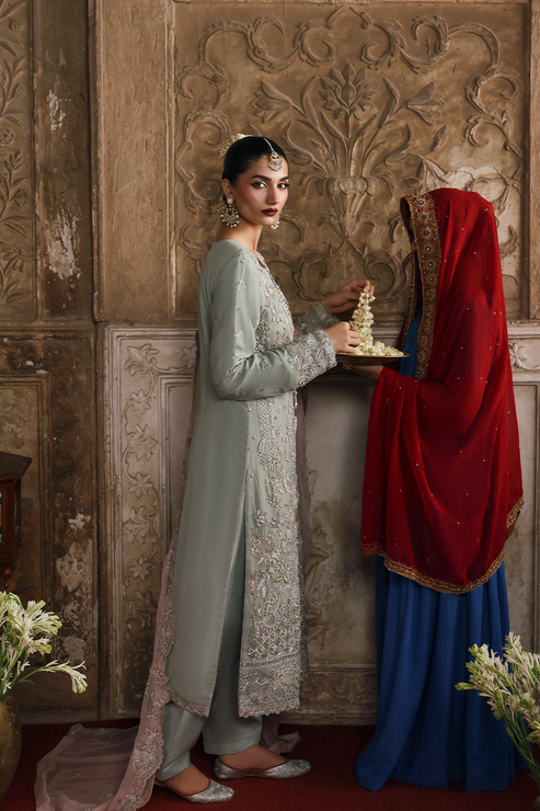 Eman Adeel Romansiyyah Luxury Formal`25 MAHPARI