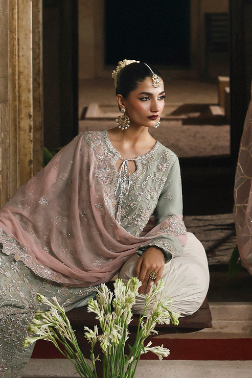 Eman Adeel Romansiyyah Luxury Formal`25 MAHPARI