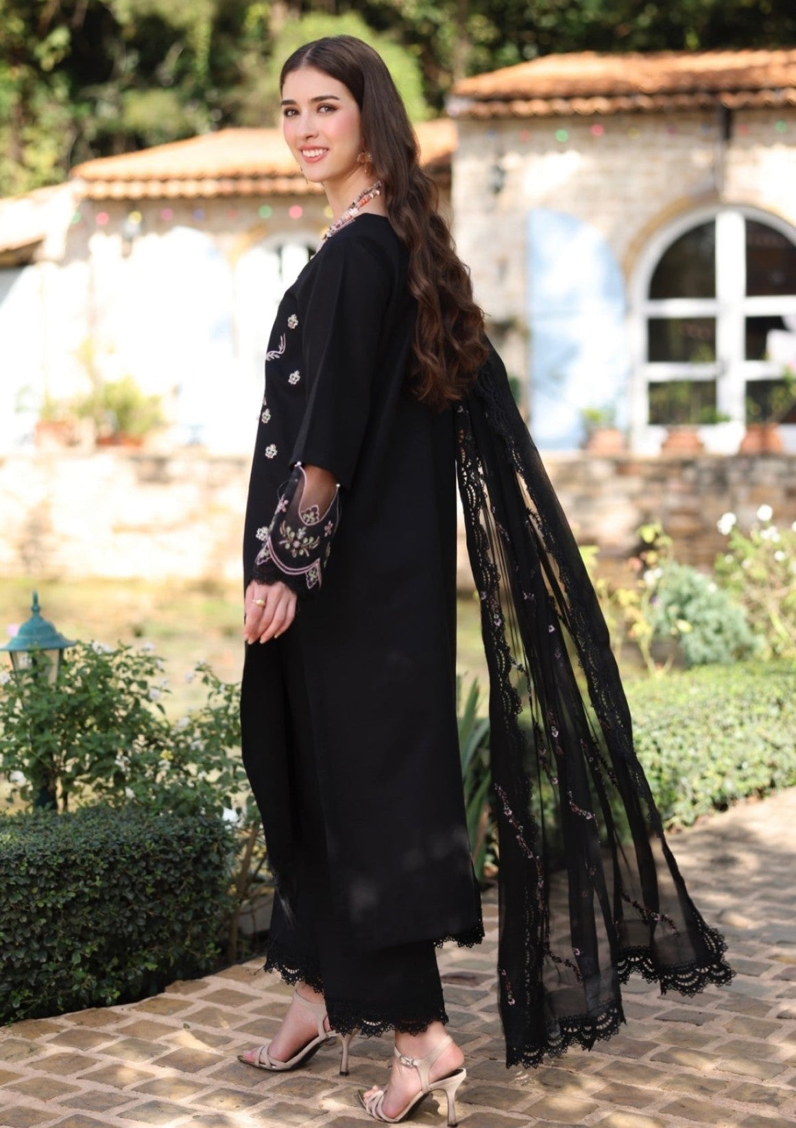 Ayleen Luxe Blossom`26 (ZARA)