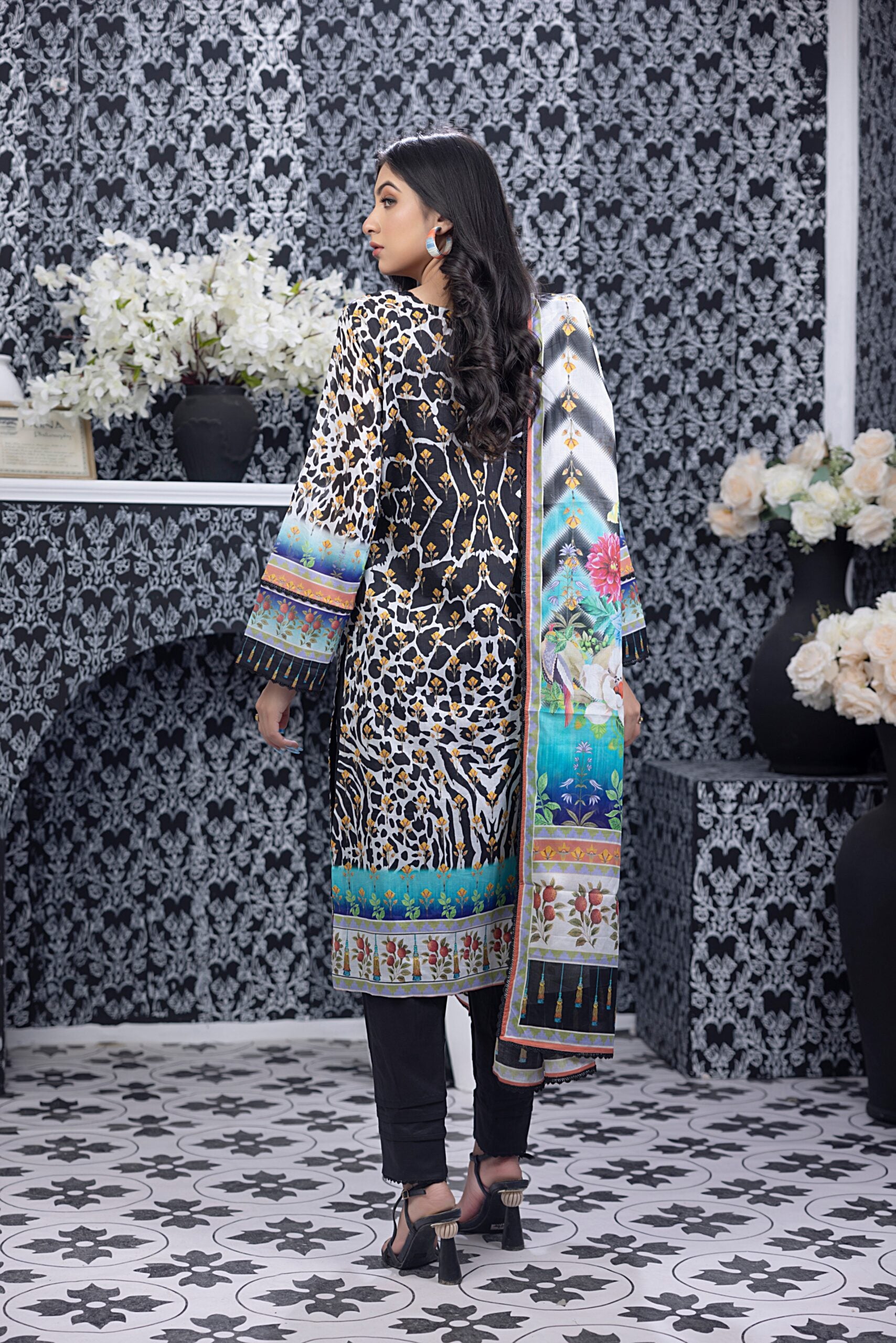 Regalia Salina Lawn`24 (Vol-3) D#08