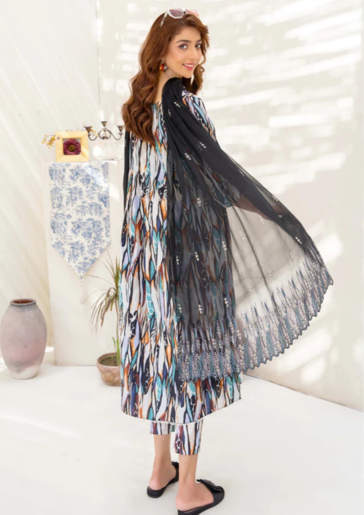 Humdum Ziva Emb Lawn'25 D#06