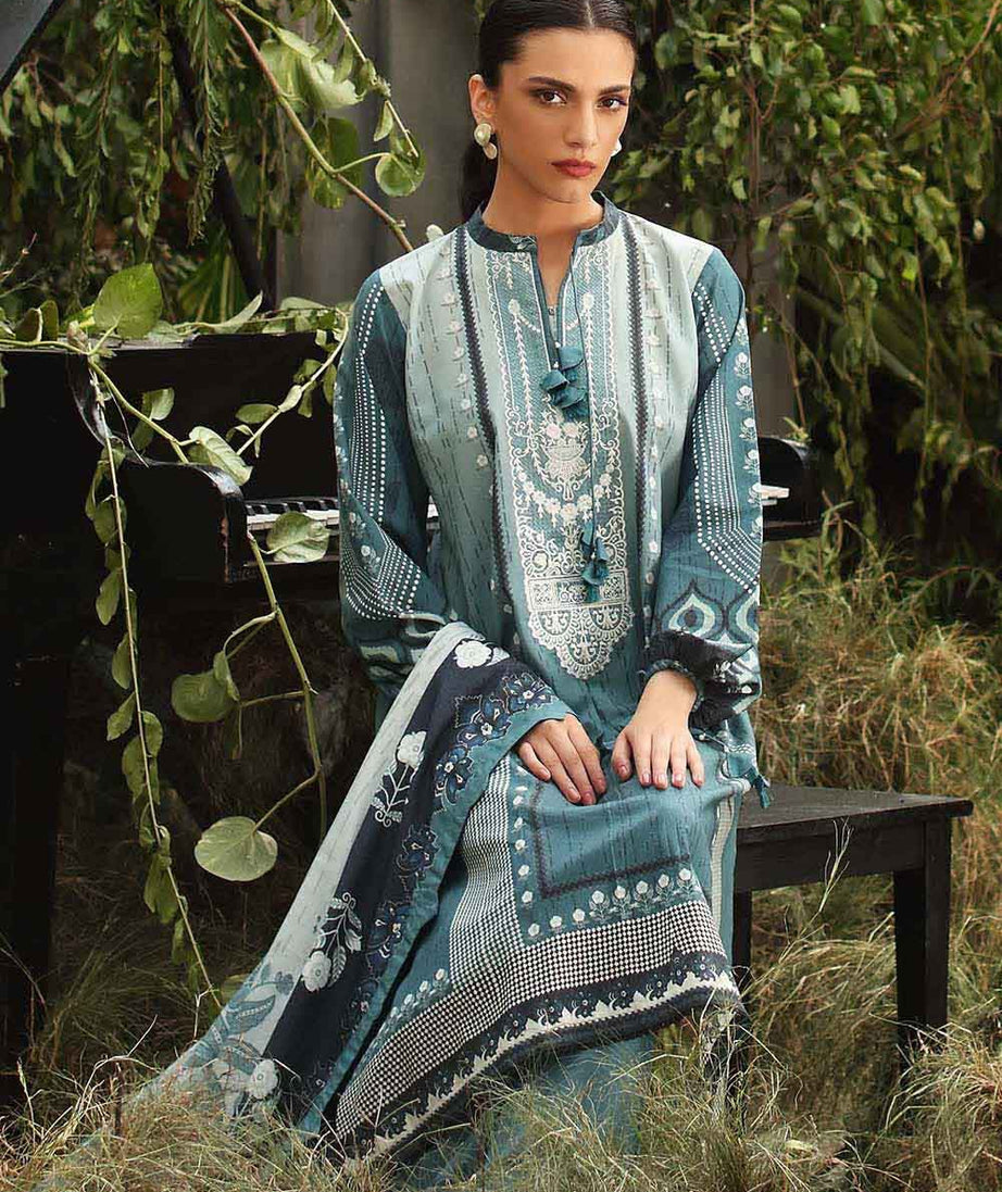 Gul Ahmed Winter Collection`22 AY#12031