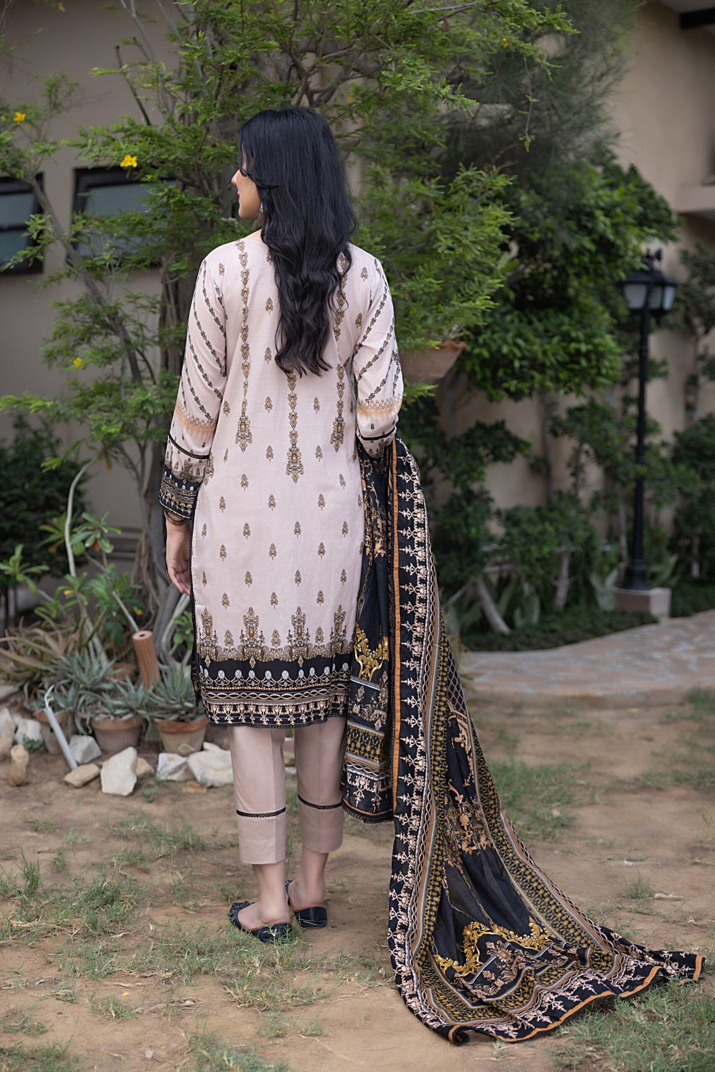 Regalia Salina Sensational Lawn`24 D#09