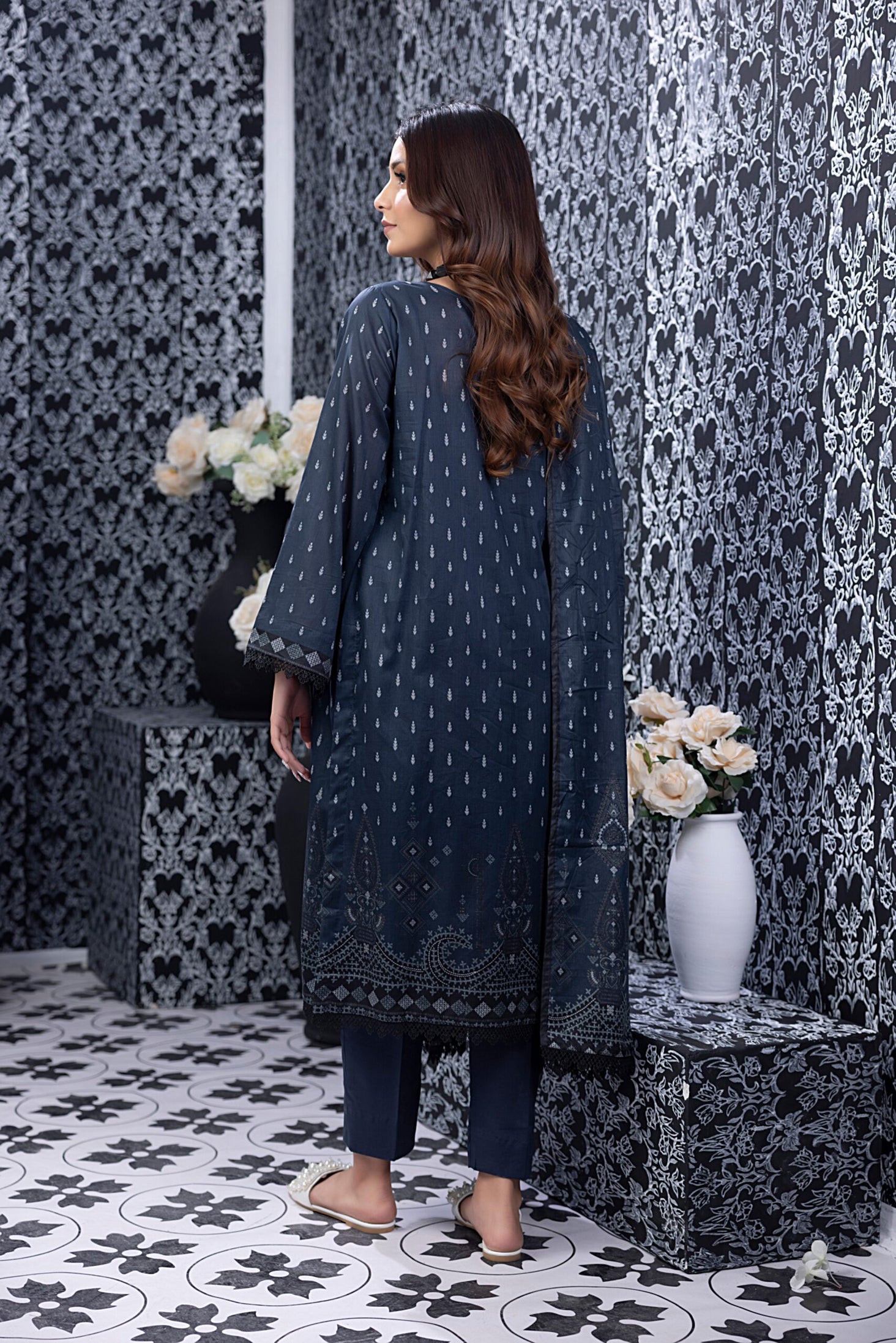 Regalia Salina Lawn`24 (Vol-3) D#09