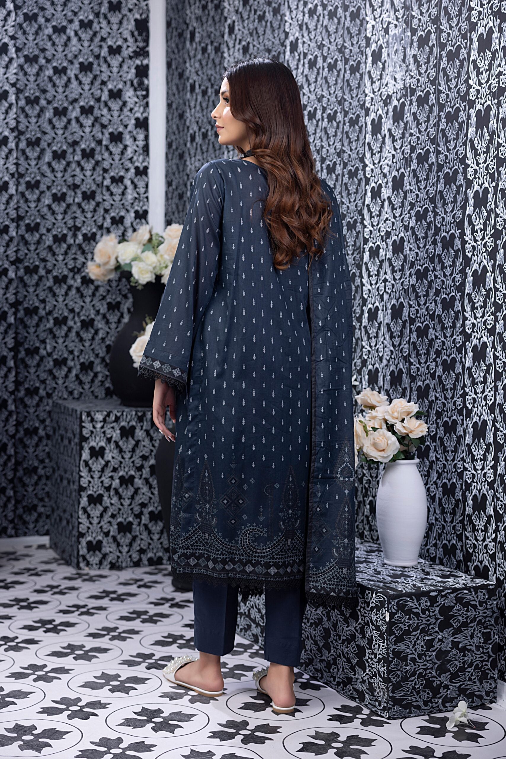 Regalia Salina Lawn`24 (Vol-3) D#09
