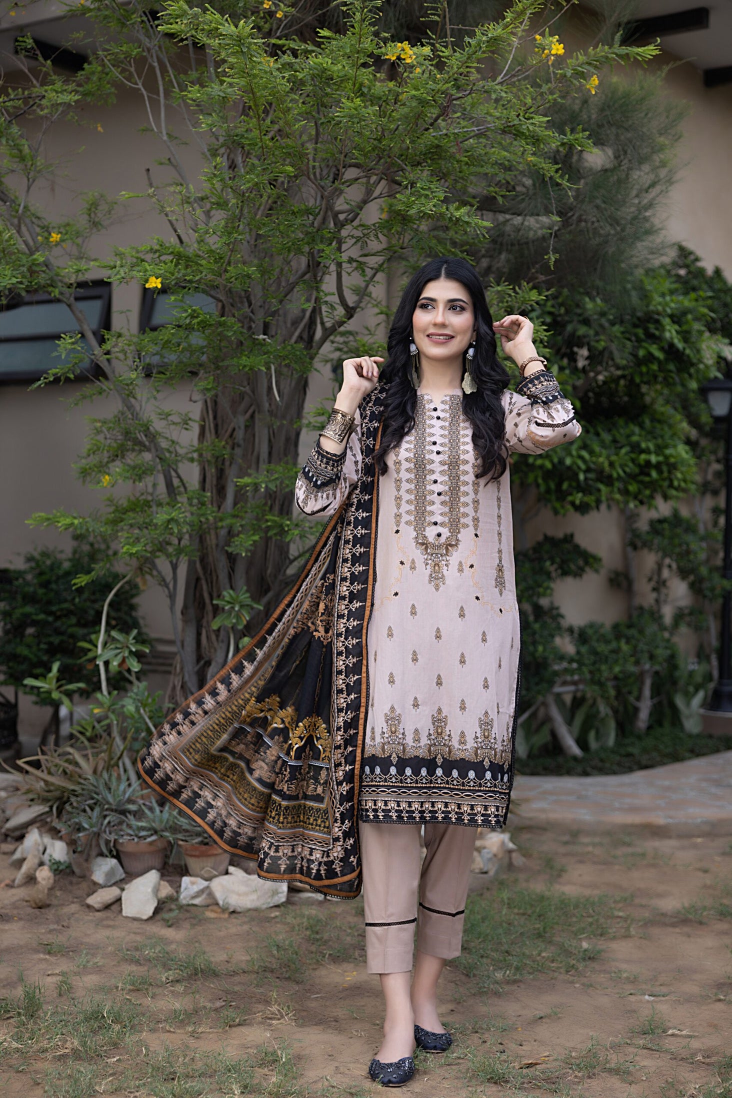 Regalia Salina Sensational Lawn`24 D#09