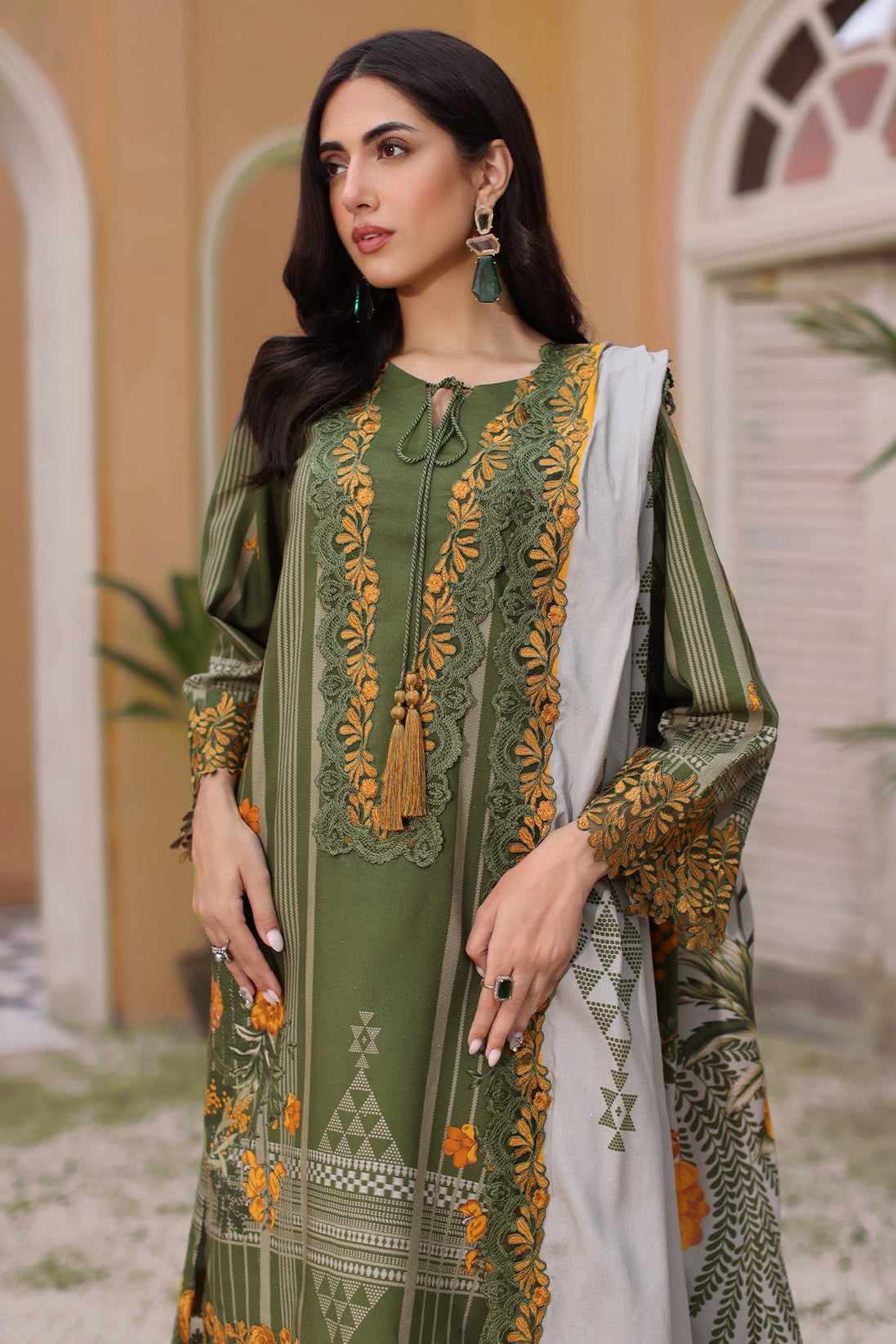 BR Charizma Sheen E/Shawl'24 D#407
