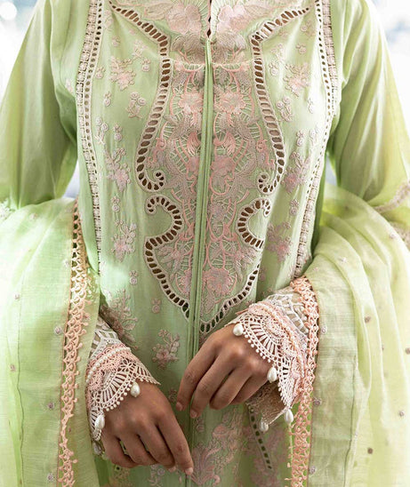 Sobia Nazir Luxury Lawn '22 D#4a