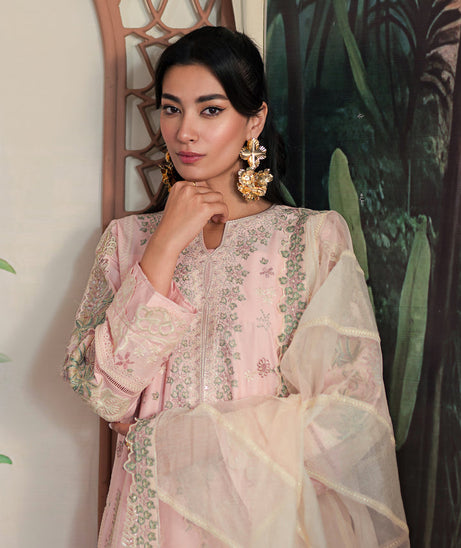Emaan Adeel Ayra L/Lawn`24 AR#01