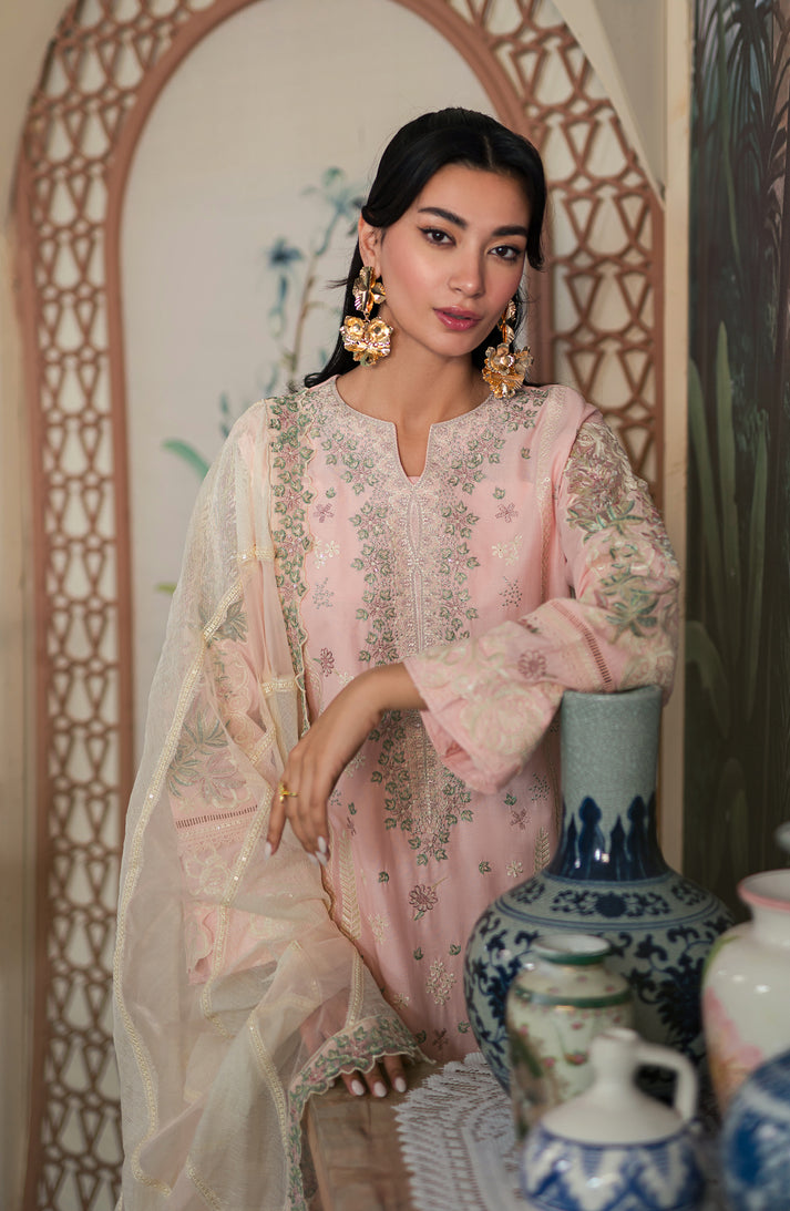 Emaan Adeel Ayra L/Lawn`24 AR#01