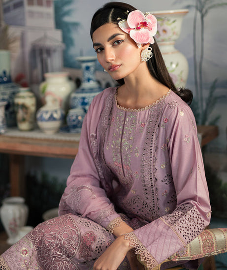 Emaan Adeel Ayra L/Lawn`24 AR#03