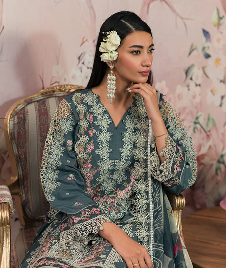 Emaan Adeel Ayra L/Lawn`24 AR#09