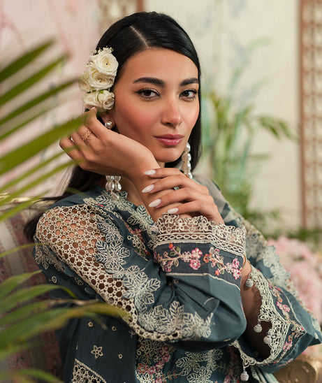 Emaan Adeel Ayra L/Lawn`24 AR#09