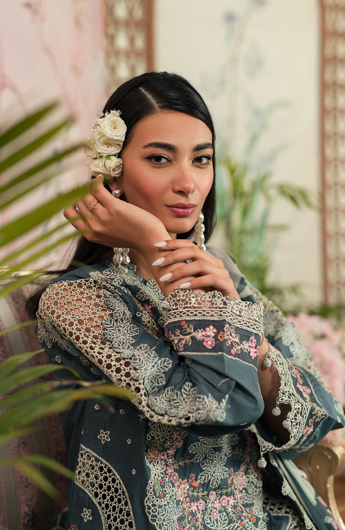 Emaan Adeel Ayra L/Lawn`24 AR#09