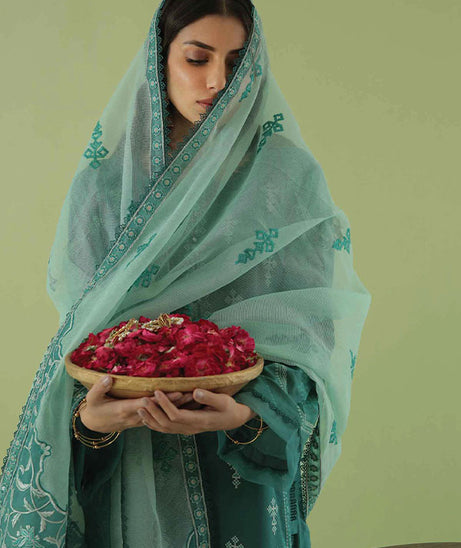 Aabyaan Aarzu Luxury Lawn`22 AA#04