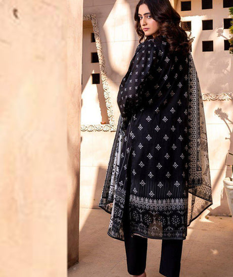 Alishba D/Print Lawn`25 D#4074 (Black)