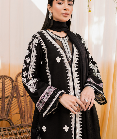 Zoya & Fatima Aman L/Lawn`24 (AMINAH)