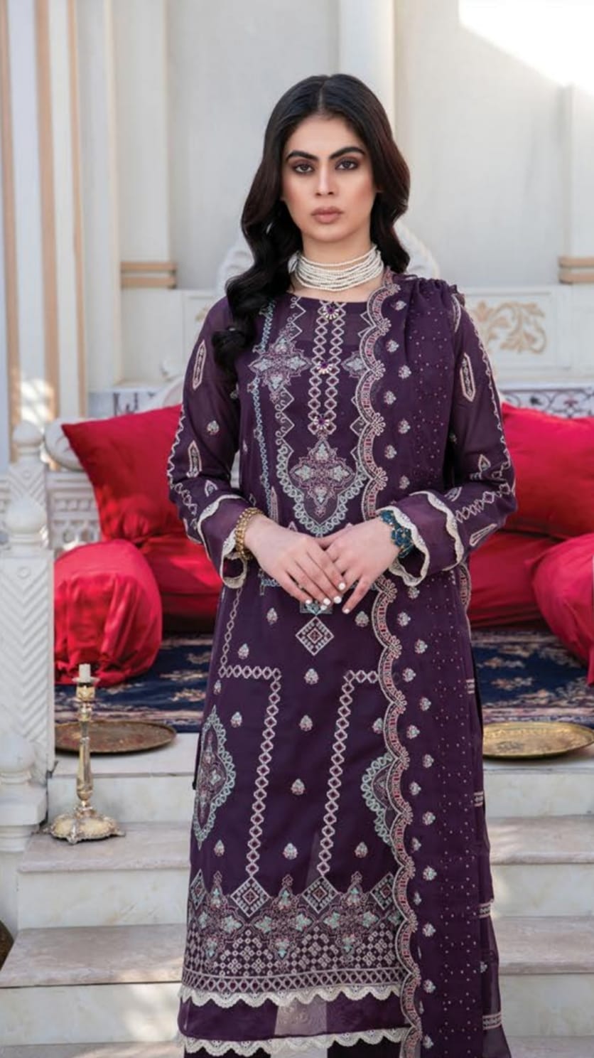 Palwasha Araish Lawn`23 D#3
