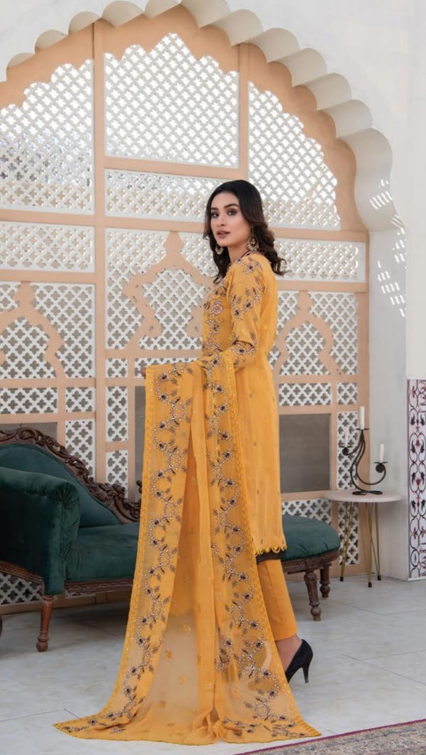 Palwasha Araish Lawn`23 D#4