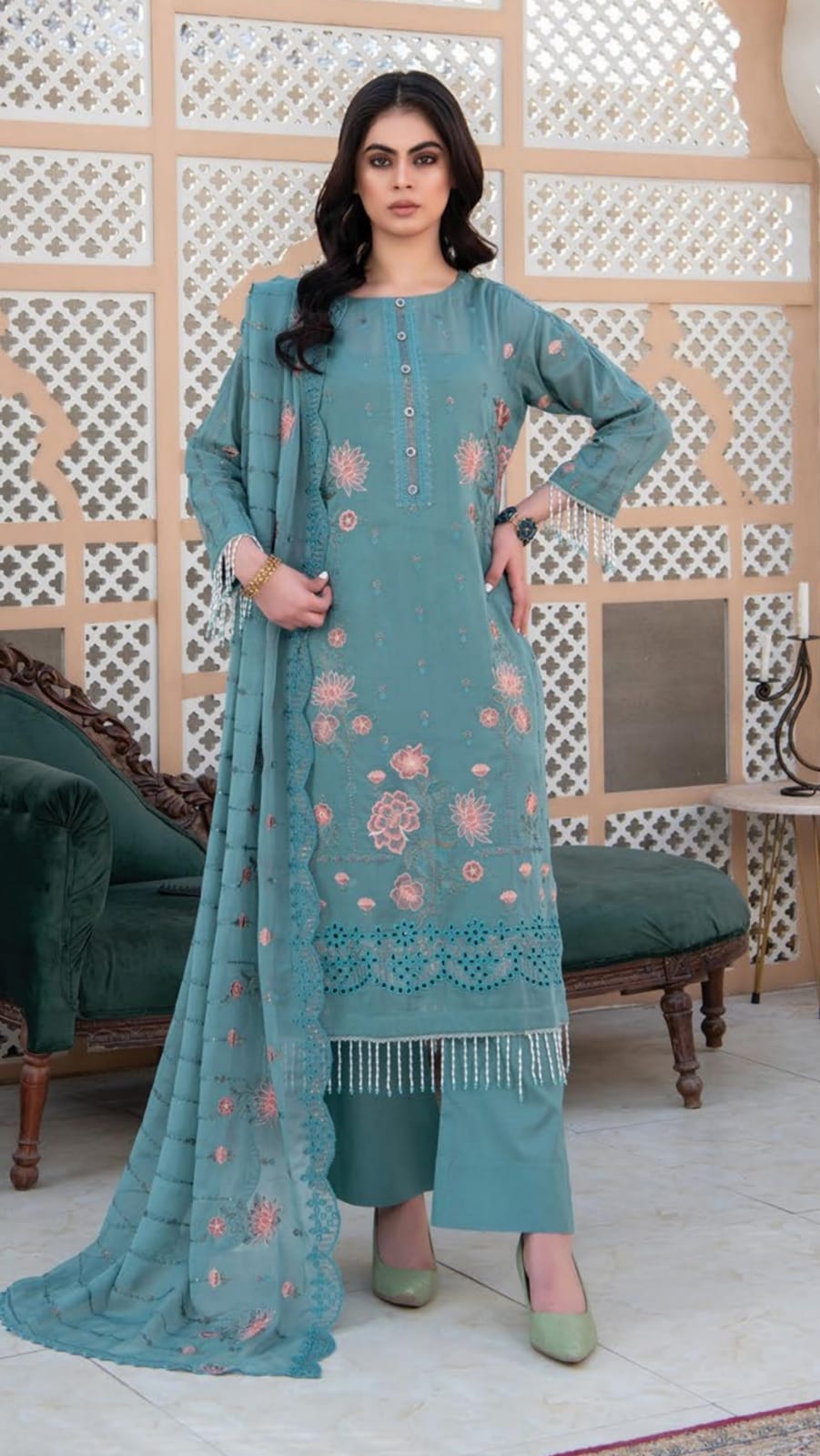 Palwasha Araish Lawn`23 D#5