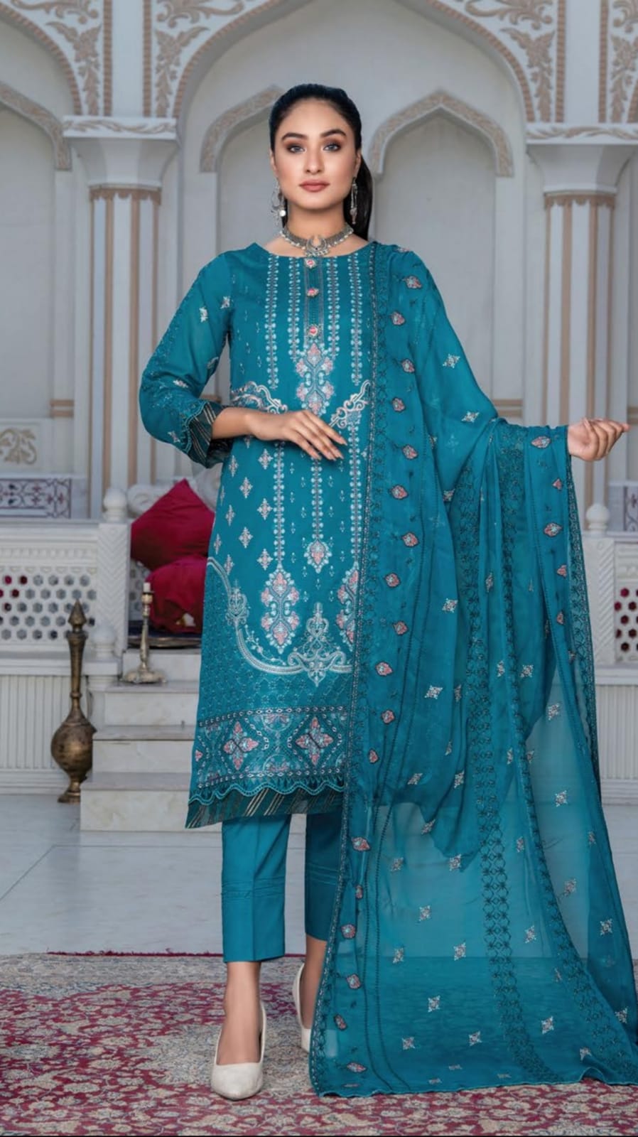 Palwasha Araish Lawn`23 D#8