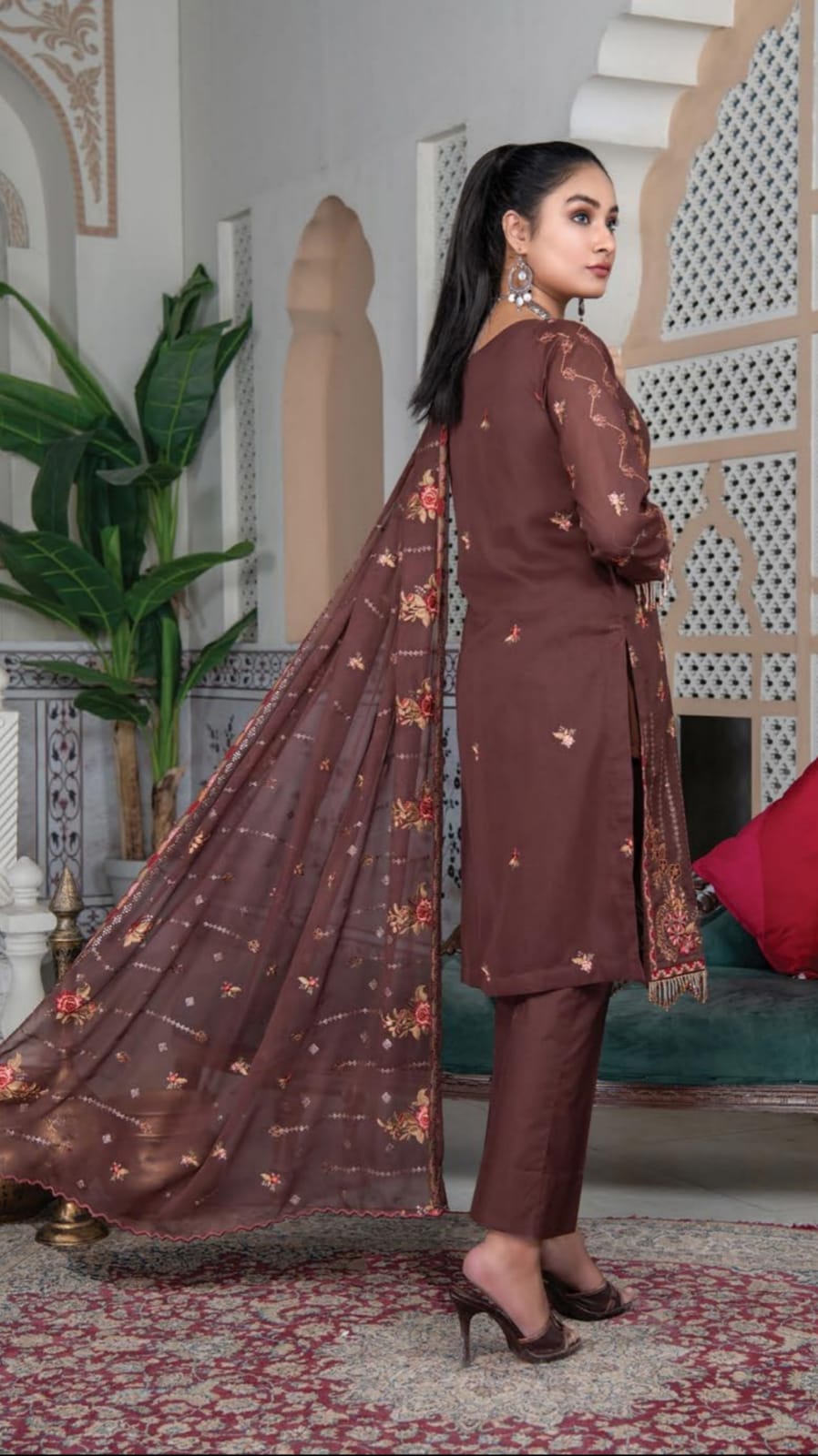 Palwasha Araish Lawn`23 D#9