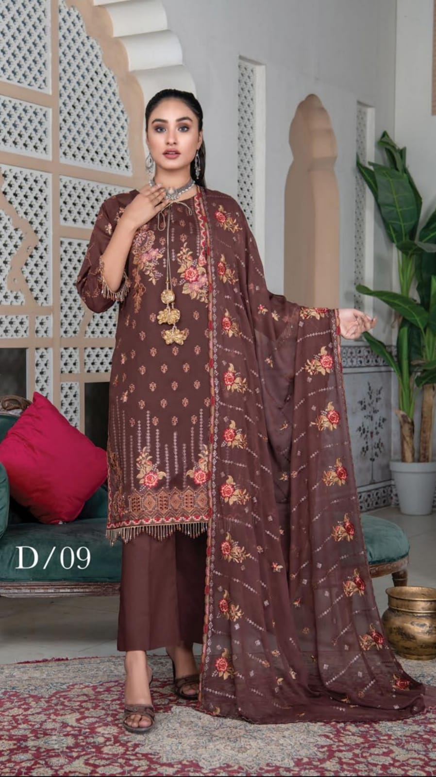Palwasha Araish Lawn`23 D#9