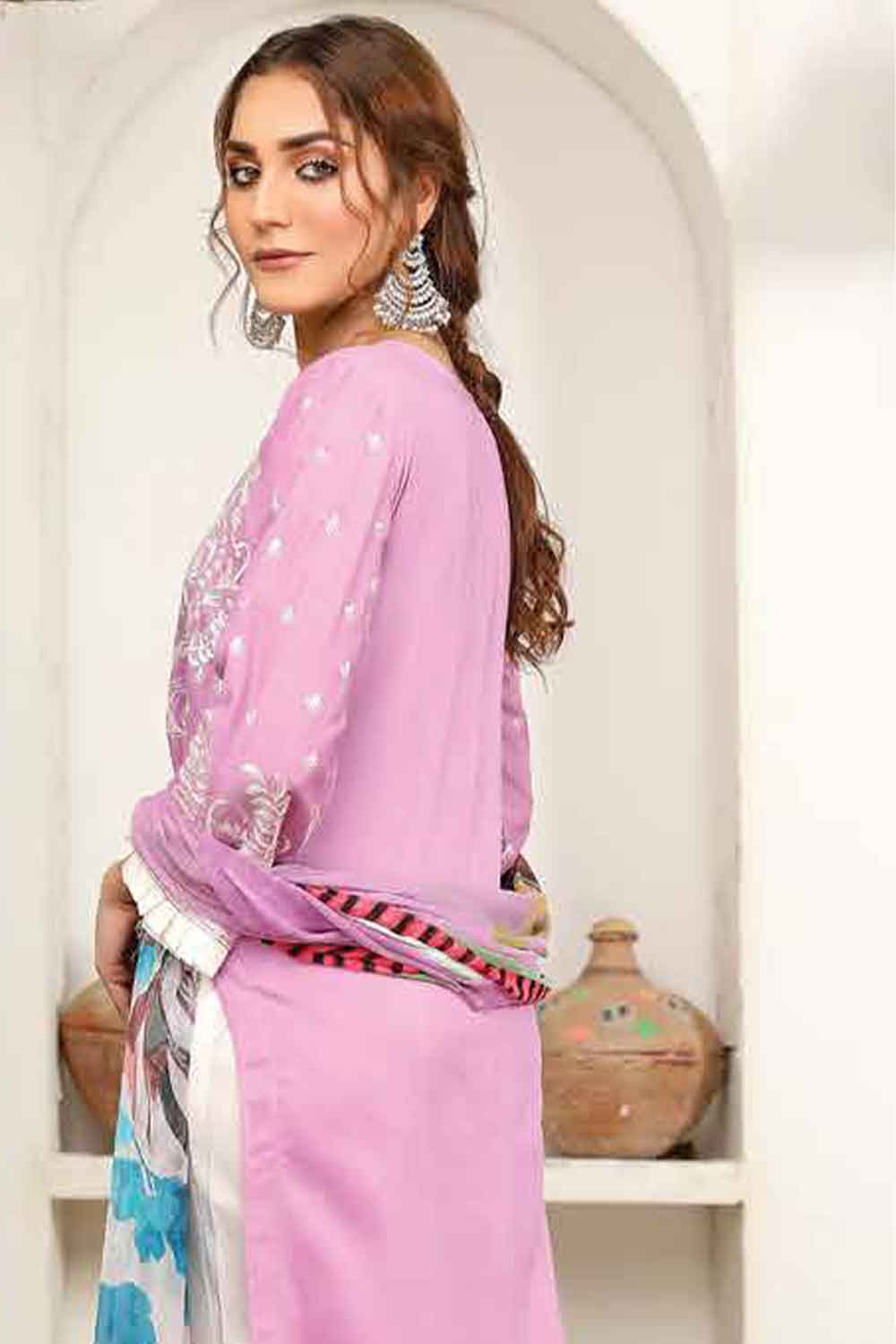 Ayesha .B Charizmatic Linen'21 D#6