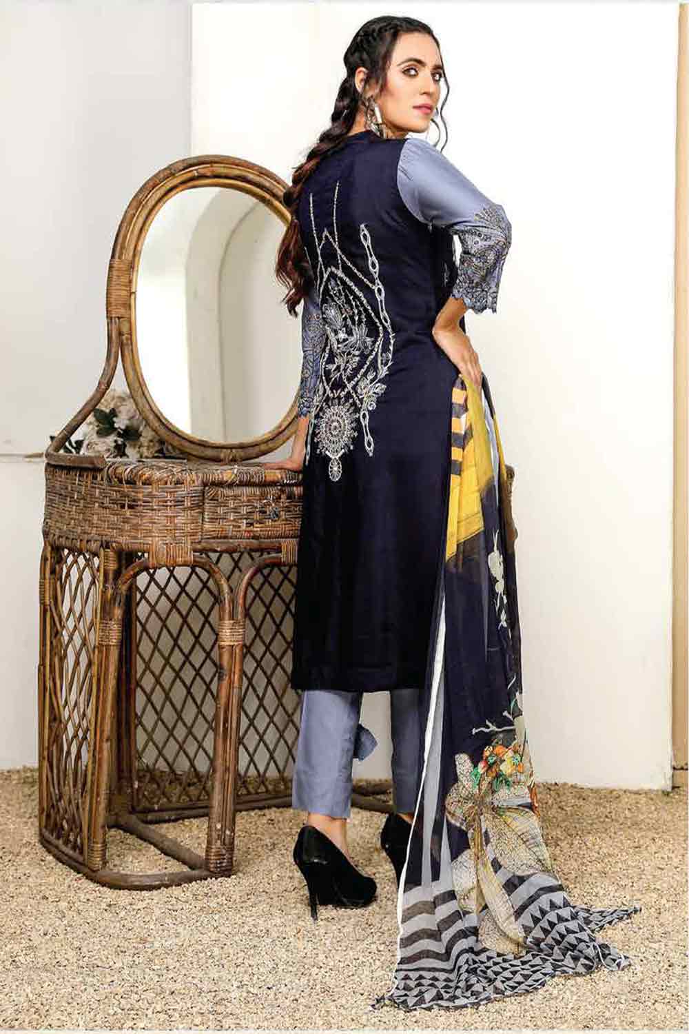Ayesha .B Charizmatic Linen'21 D#9