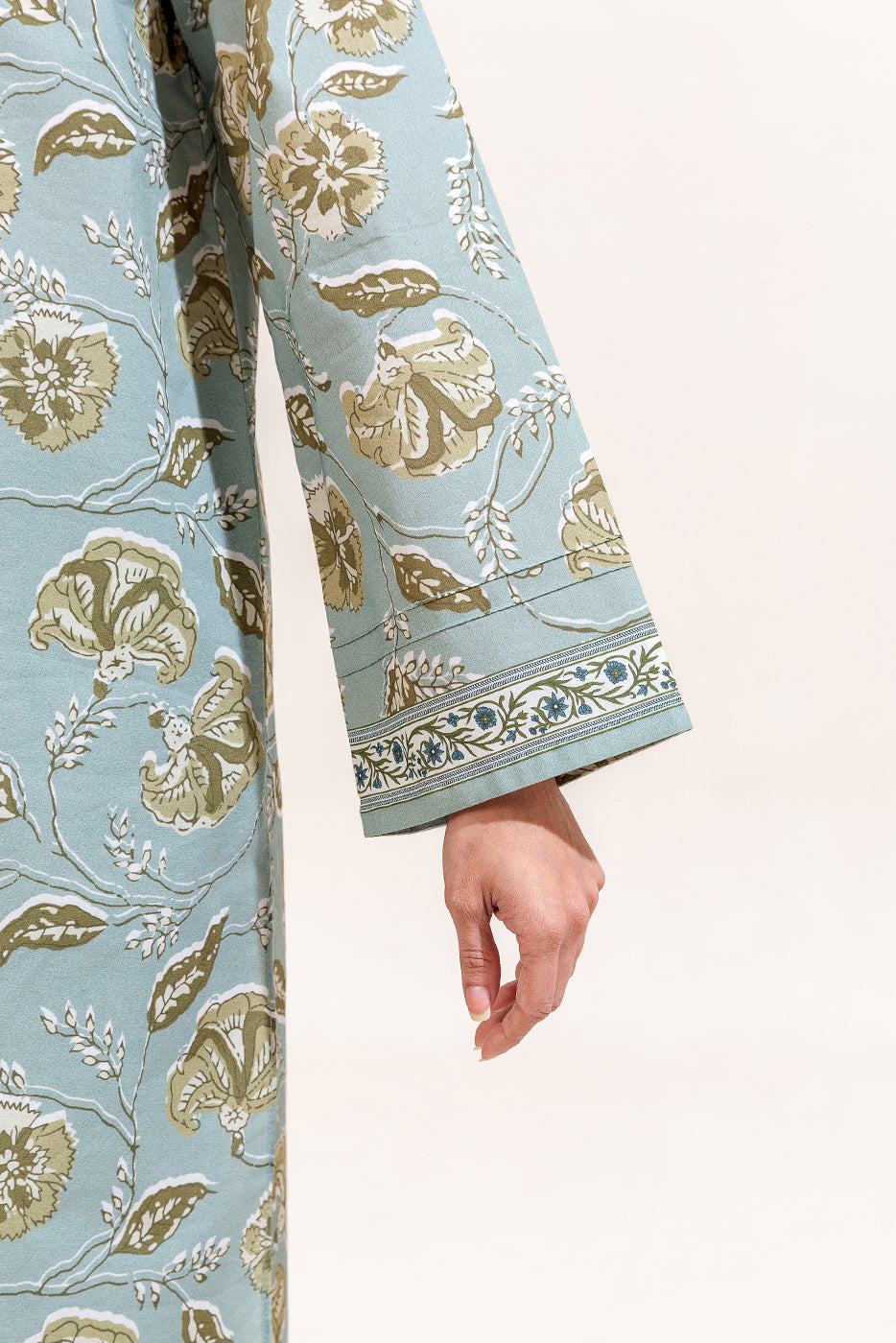 Beech Tree Summer Lawn'25 BT#6063