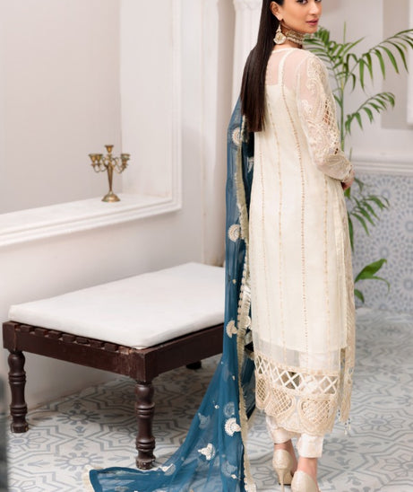 Emaan Adeel Belle Robe`22 BL#305