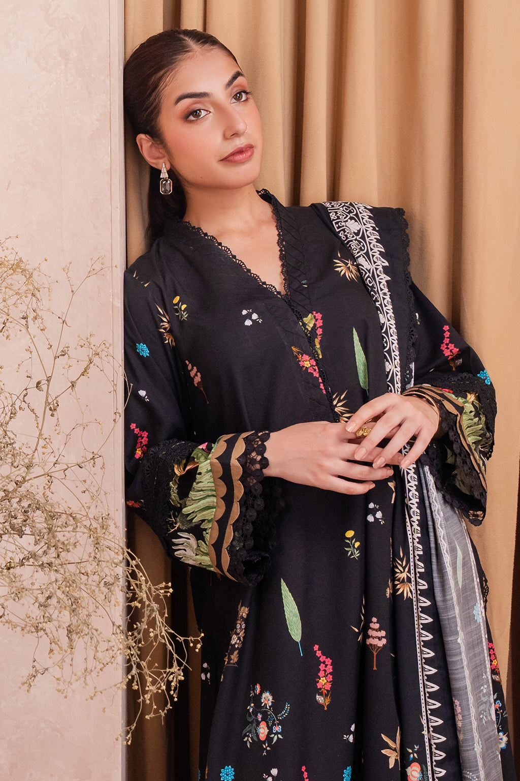 Meerak Flore Linen'24 D#4