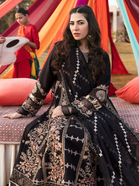 Parishay Luxury Lawn`23 D#04