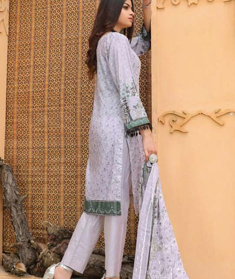 Colours C/Kari M/Collection Lawn'22 D#5