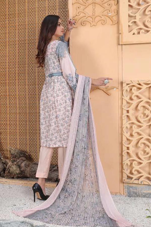 Colours C/Kari M/Collection Lawn'22 D#8