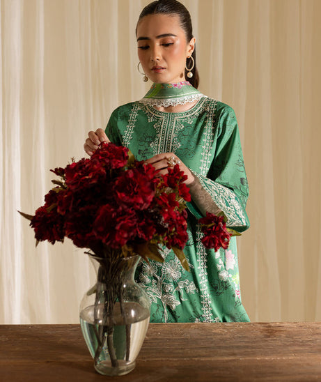 Mahnur Leila P/Kari Lawn'25 D#10