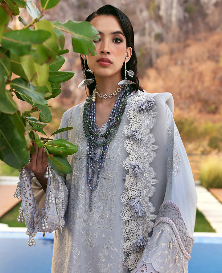 Republic Kalani Eid Luxury Lawn`25 D3-B - Sitara